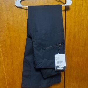 Obermeyer women's black snow pant, size 4L